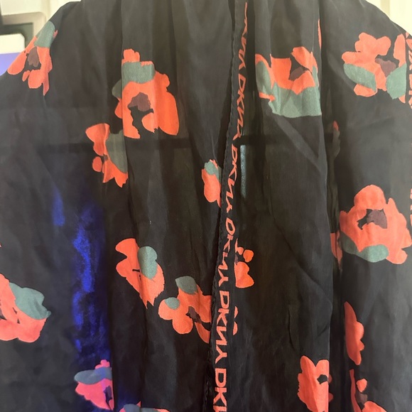 DKNY - Picture 1 of 8